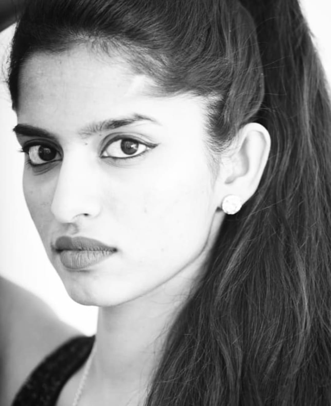 Read more about the article मिलिए Divya Sripada से